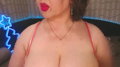 Snapshot of lipsaddiction chatting on 12-23-24, 02:50 LIpsAddiction online show from 12-23-24, 02:50
