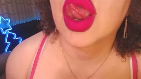 Snapshot of lipsaddiction chatting on 12-28-24, 10:02 LIpsAddiction online show from 12-28-24, 10:02