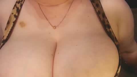 Snapshot of lipsaddiction chatting on 05-14-26, 02:57 LIpsAddiction online show from 05-14-26, 02:57