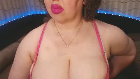 Snapshot of lipsaddiction chatting on 05-19-26, 01:39 LIpsAddiction online show from 05-19-26, 01:39