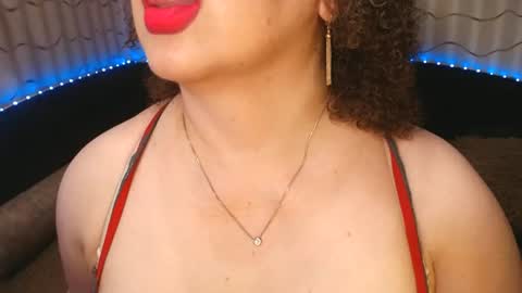 Snapshot of lipsaddiction chatting on 06-12-26, 01:43 LIpsAddiction online show from 06-12-26, 01:43