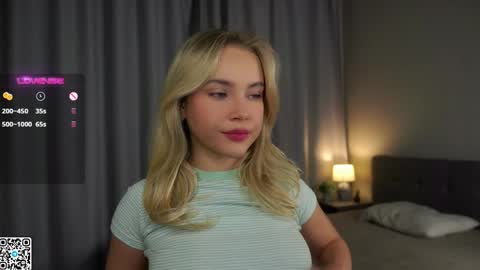 Amelia online show from 01-12-25, 01:11