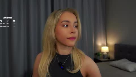 Amelia online show from 02-17-25, 01:04