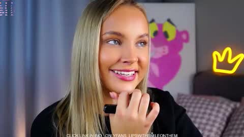 Amelia online show from 11-07-25, 05:07