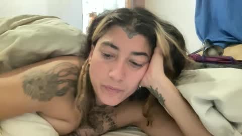 Snapshot of lirioooo8888 chatting on 03-12-26, 04:02 lirioooo8888 online show from 03-12-26, 04:02