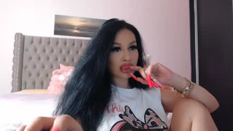 Lisa online show from 11-26-25, 09:05