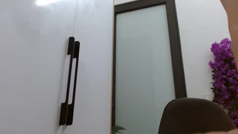 lisa_1011 online show from 04-06-26, 10:22