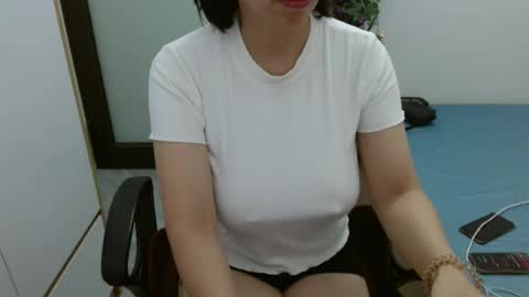 lisa_1011 online show from 07-19-26, 11:36