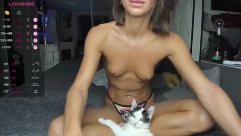 Lisa online show from 10-16-25, 03:29