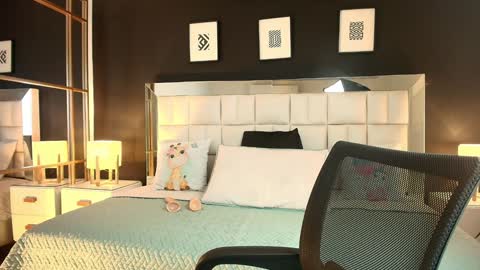 Lisa online show from 01-29-25, 03:15