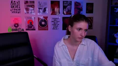 Snapshot of lisa_dark_ chatting on 07-08-26, 09:25 Lisa online show from 07-08-26, 09:25