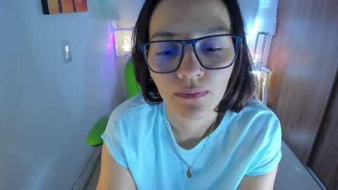 Lisa  online show from 07-06-26, 03:03