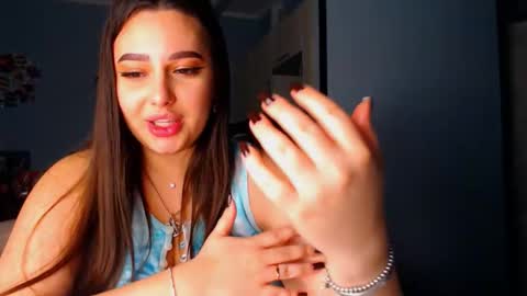 Snapshot of lisa_lady_golden chatting on 09-18-25, 02:35 lisa_lady_golden online show from 09-18-25, 02:35