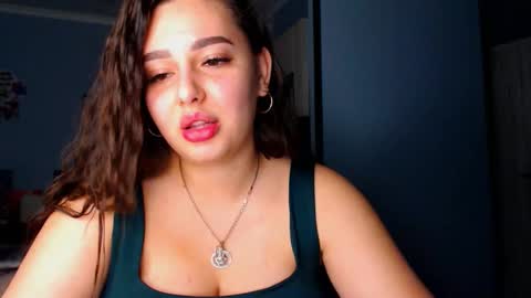 Snapshot of lisa_lady_golden chatting on 10-15-25, 05:24 lisa_lady_golden online show from 10-15-25, 05:24