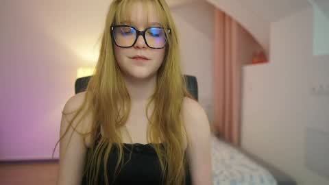 lisa mccoy  online show from 03-22-26, 07:06