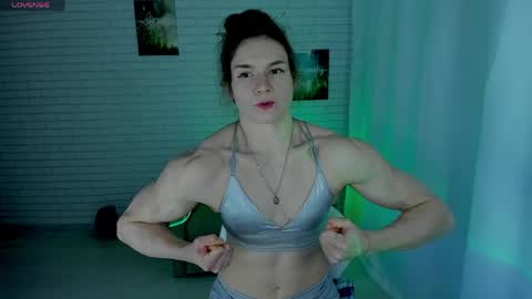 Snapshot of lisa_ree_ chatting on 05-08-26, 02:50 lisa online show from 05-08-26, 02:50