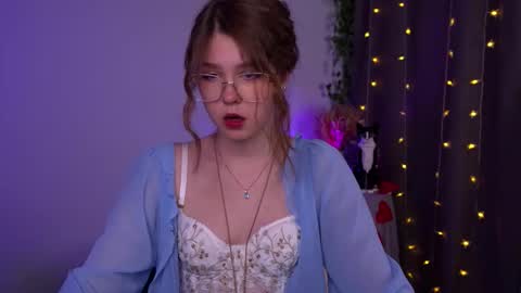  Lisa  online show from 11-29-25, 10:57