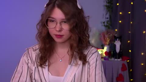  Lisa  online show from 12-04-25, 07:44