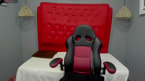 Lisa online show from 02-12-25, 03:07