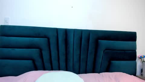 Snapshot of lisa_white_ chatting on 03-10-25, 12:18 lisa white online show from 03-10-25, 12:18