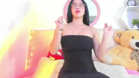 Lisa online show from 11-22-25, 02:21