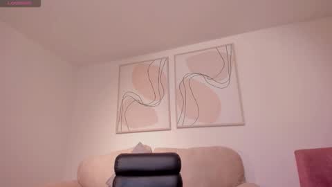 Lisa  Flowers online show from 12-04-25, 11:08