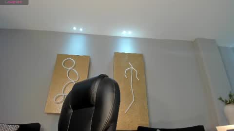 Lisa  Flowers online show from 06-23-26, 10:35