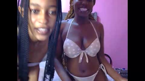 Snapshot of lisah22_ chatting on 04-07-26, 07:20 Lisah online show from 04-07-26, 07:20