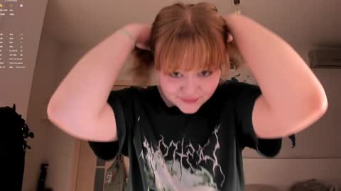 Snapshot of lisalaas chatting on 12-08-24, 04:39 -Lisa- Help me to reach 100 thumbs up3 online show from 12-08-24, 04:39