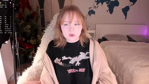 Snapshot of lisalaas chatting on 01-19-25, 01:22 -Lisa- Help me to reach 100 thumbs up3 online show from 01-19-25, 01:22