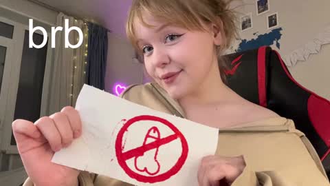 Snapshot of lisalaas chatting on 01-31-25, 05:42 -Lisa- Help me to reach 100 thumbs up3 online show from 01-31-25, 05:42