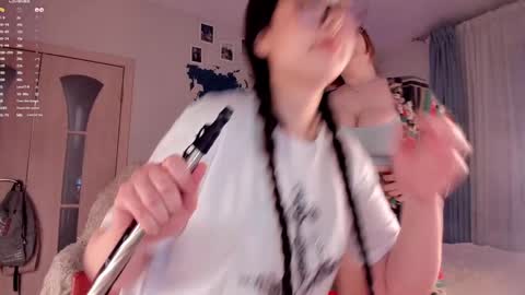 Snapshot of lisalaas chatting on 02-07-25, 06:56 -Lisa- Help me to reach 100 thumbs up3 online show from 02-07-25, 06:56