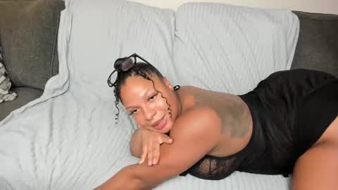 Snapshot of lisaloves6ix9 chatting on 05-22-26, 05:25 lisaloves6ix9 online show from 05-22-26, 05:25