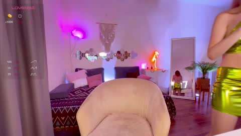 Lisa  online show from 09-09-25, 03:33