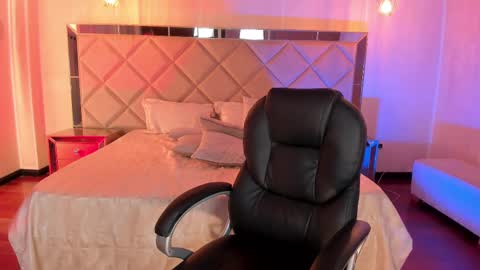 LISA MONROE online show from 02-14-25, 12:41