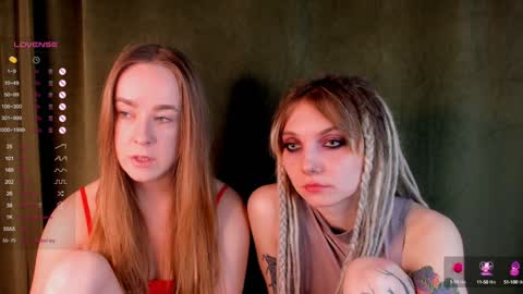 Snapshot of lisanelsona chatting on 12-18-24, 01:26 Hello our names are Kate and Alice this is our first day here. online show from 12-18-24, 01:26