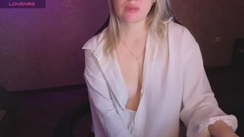 Anna online show from 05-19-26, 02:07