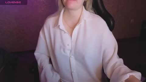 Anna online show from 05-22-26, 01:02