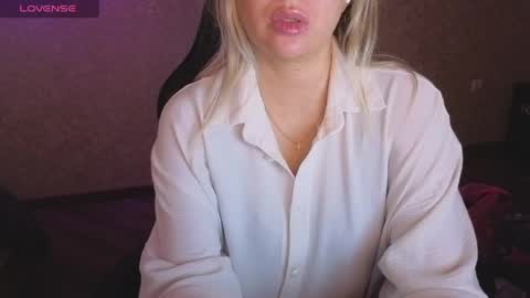 Anna online show from 05-27-26, 03:14