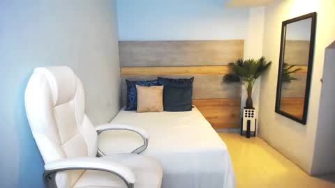 Liseth Fox online show from 01-04-25, 03:39