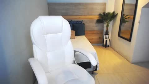 Liseth Fox online show from 01-07-25, 06:45