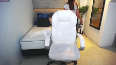 Liseth Fox online show from 02-18-25, 07:30