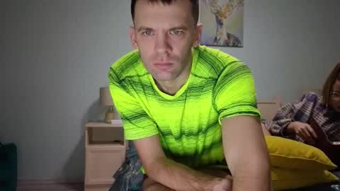 Kris Maks online show from 02-15-25, 03:42