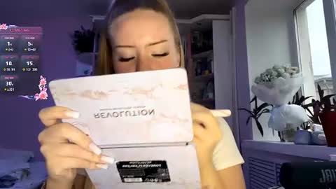 Snapshot of lisi_kiss_ chatting on 06-30-26, 05:25 Aurora online show from 06-30-26, 05:25
