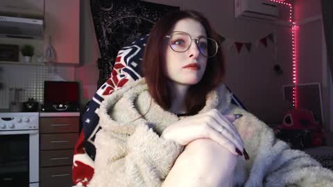 Snapshot of lisiasweet chatting on 12-29-24, 04:51 Lika online show from 12-29-24, 04:51