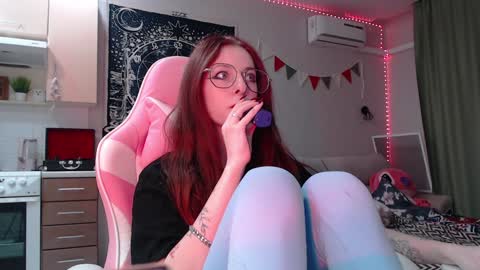 Snapshot of lisiasweet chatting on 01-03-25, 06:24 Lika online show from 01-03-25, 06:24