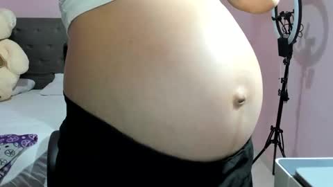 Snapshot of lisla21 chatting on 09-18-25, 03:41 Andrea and Charlotte online show from 09-18-25, 03:41