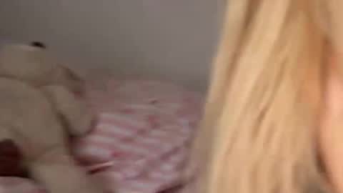 lisonya online show from 05-17-26, 03:08