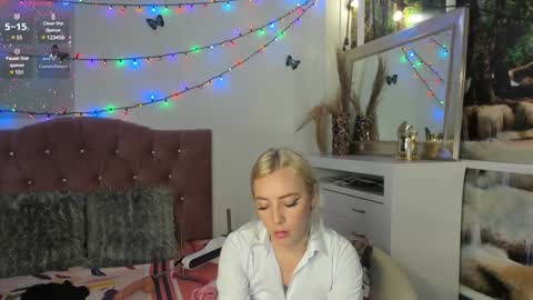 Snapshot of lissa_brown_ chatting on 12-14-24, 01:50 Lissa online show from 12-14-24, 01:50