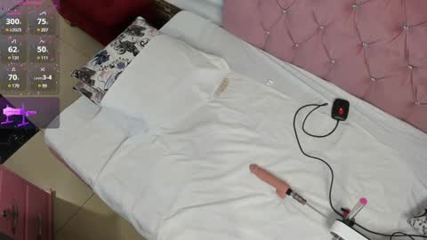 Snapshot of lissa_brown_ chatting on 01-23-25, 02:12 Lissa online show from 01-23-25, 02:12